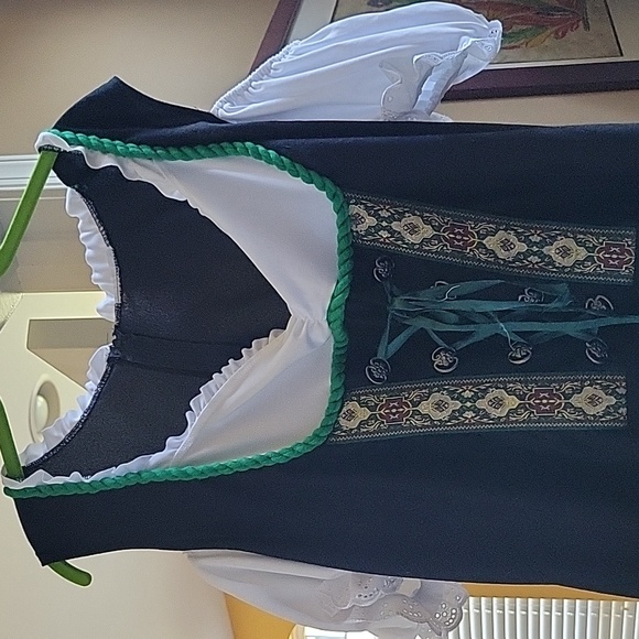 Women's Octoberfest costume dress - Picture 2 of 5